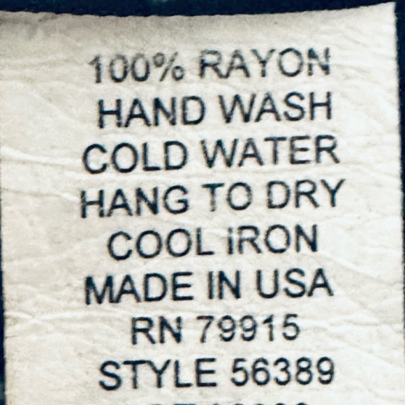 Women’s NY Invasion Floral Short Sleeve Blouse - Picture 4 of 4